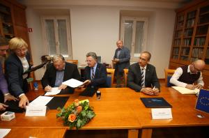 PODPIS SPORAZUMA-vpis Klasičnega krasa na Seznam svetovne dediščine pri Unesco 17 FOTO LJUBO VUKELIČ